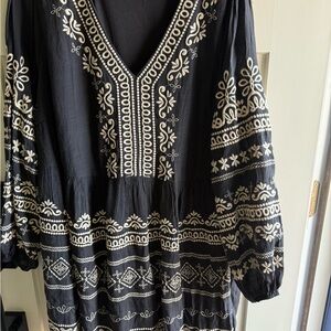 Elegant Black and Cream Embroidered Dress